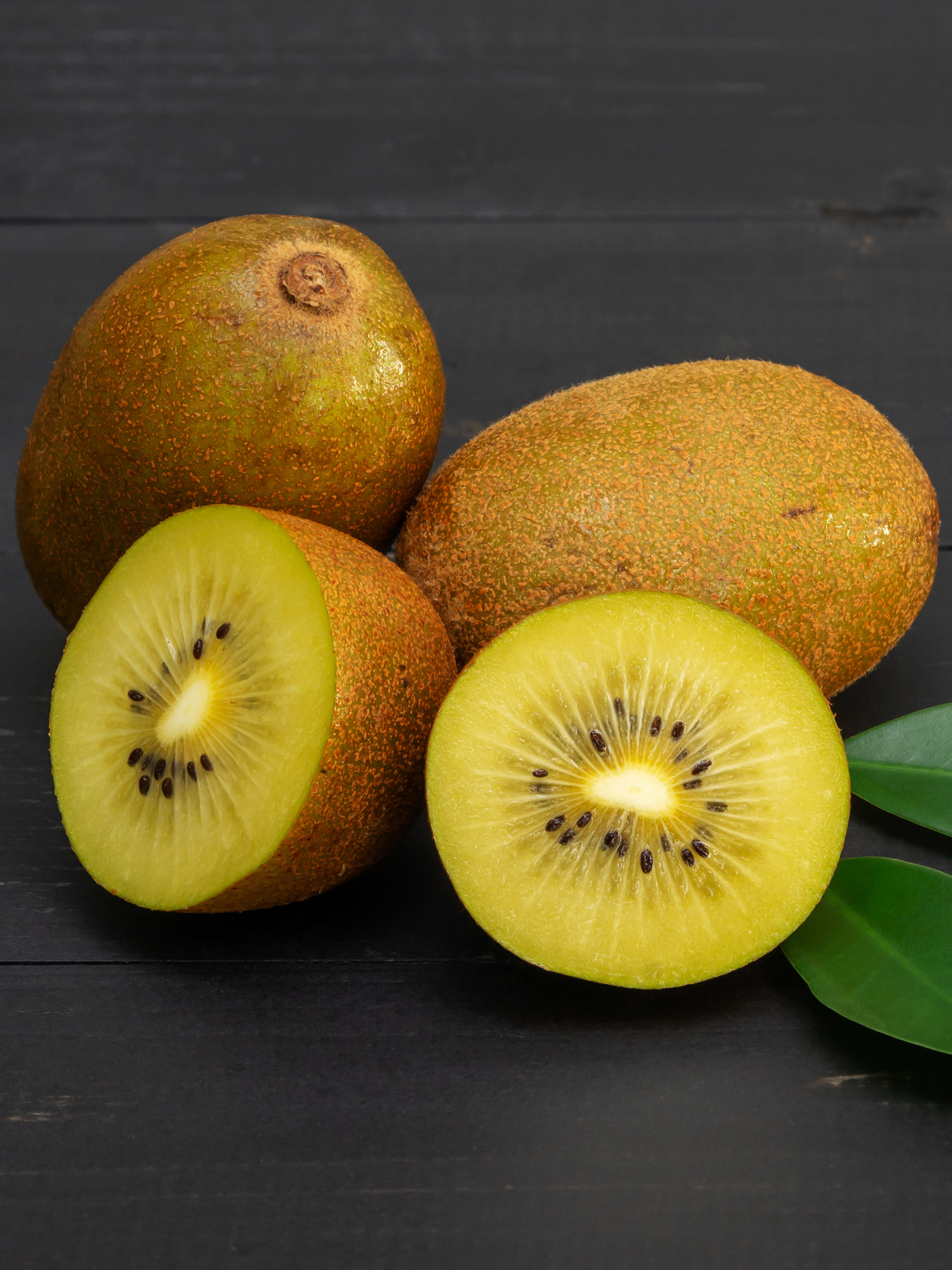 Actinidia deliciosa - Verschiedene Sorten Kiwipflanzen aus Freilandzucht